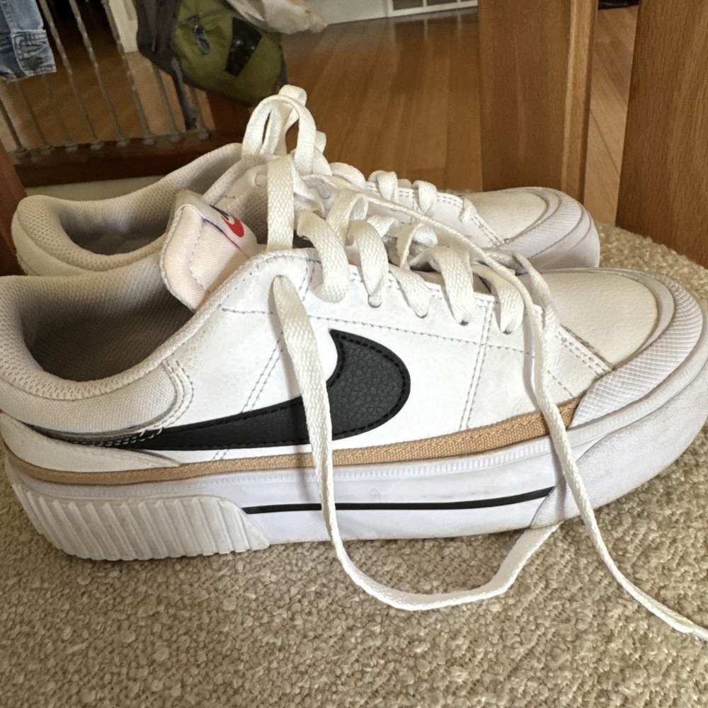 Nike Women's Court Legacy Lift White Sneaker Size 6.5